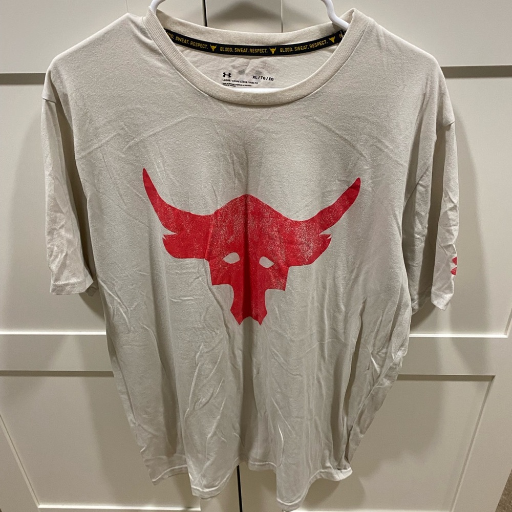 Under Armor Rock T size XL